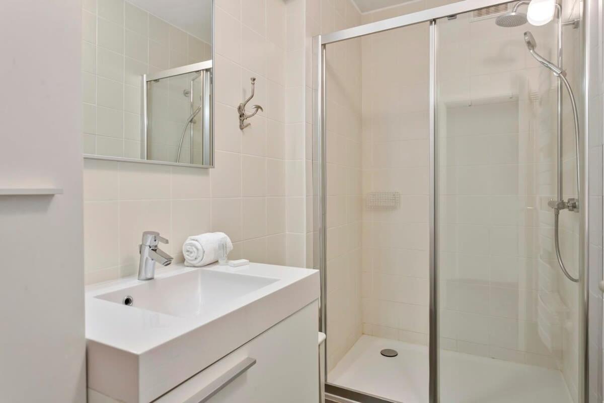 Huswell - Lovely Family Apartment 50 Meters From The Sea De Haan Kültér fotó