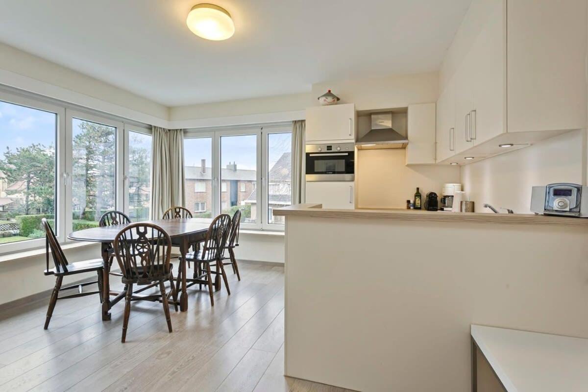 Huswell - Lovely Family Apartment 50 Meters From The Sea De Haan Kültér fotó